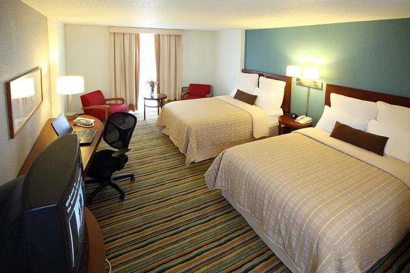 Delta Hotels By Marriott Minneapolis Northeast Room photo