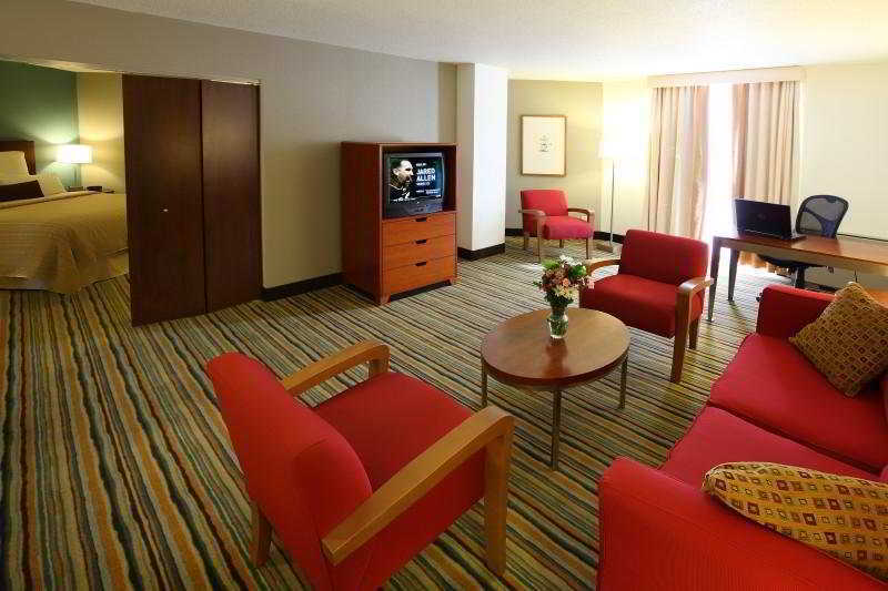 Delta Hotels By Marriott Minneapolis Northeast Exterior photo